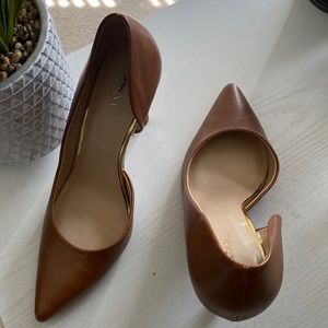 Camel Brown Pumps